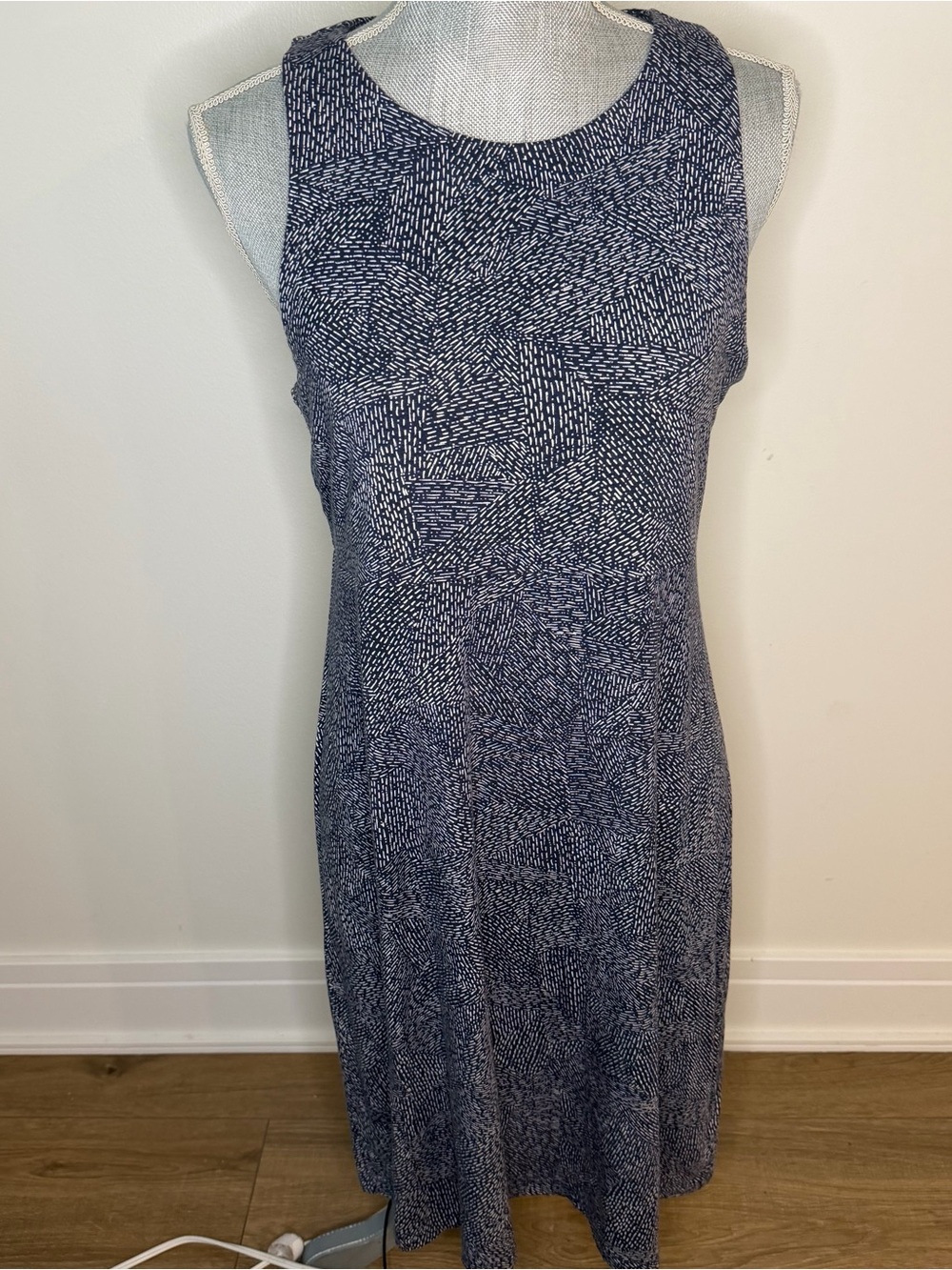 Athleta Navy and White Sleeveless Printed stretchy Dress L